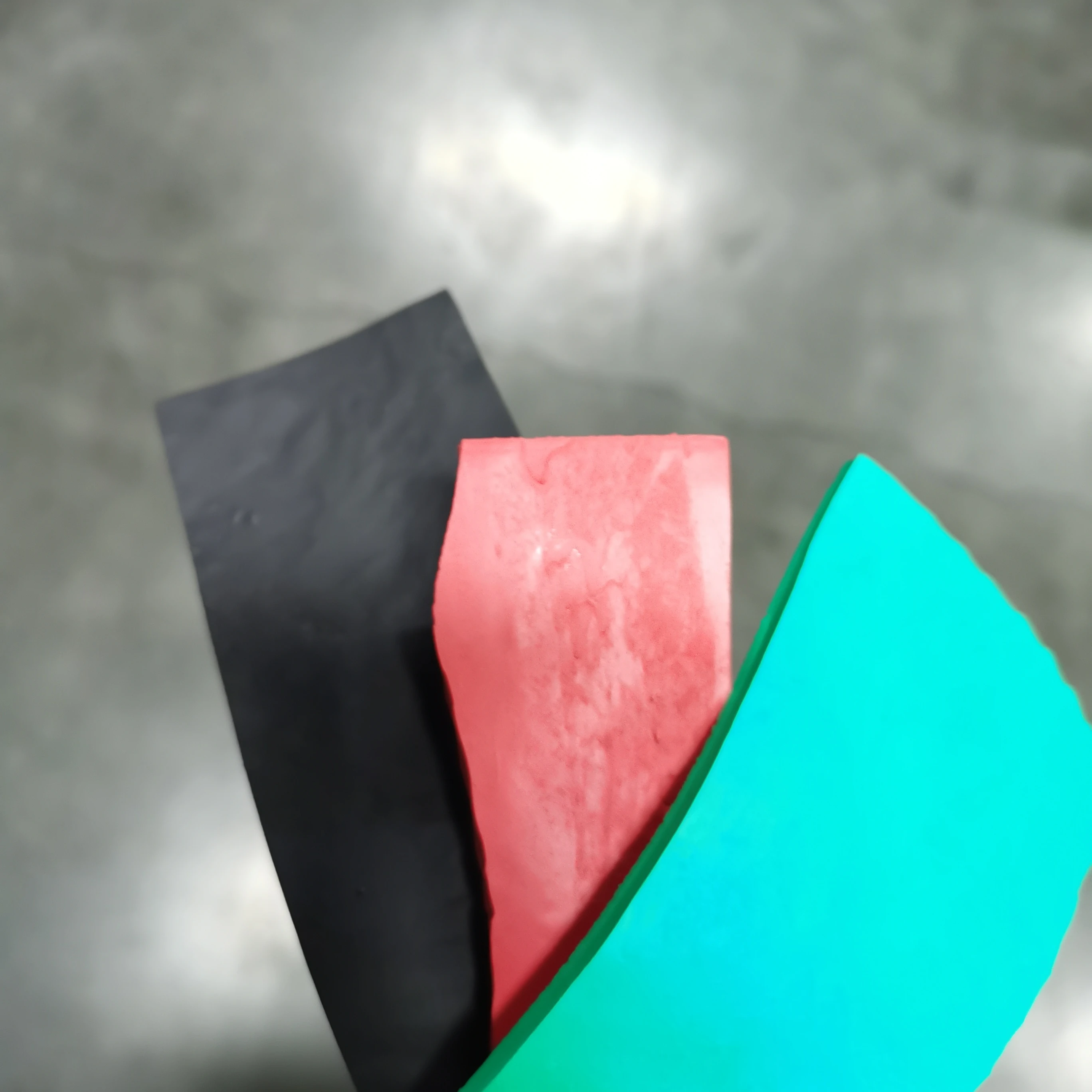 Черный резиновый фторэластомерный состав невулканизированный берег А