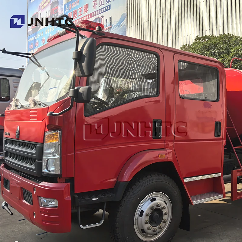 HOWO Fire Truck 4x2 6 wheels Mul-tifunction Water Foam Fire Fighting Truck With Engine With Fire Tools