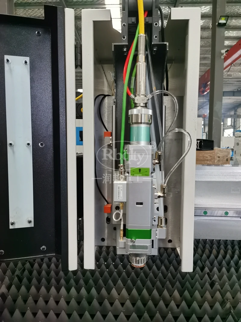  Новый тип 1530 CNC Нержавеющая листовая металлическая волоконная лазерная резка