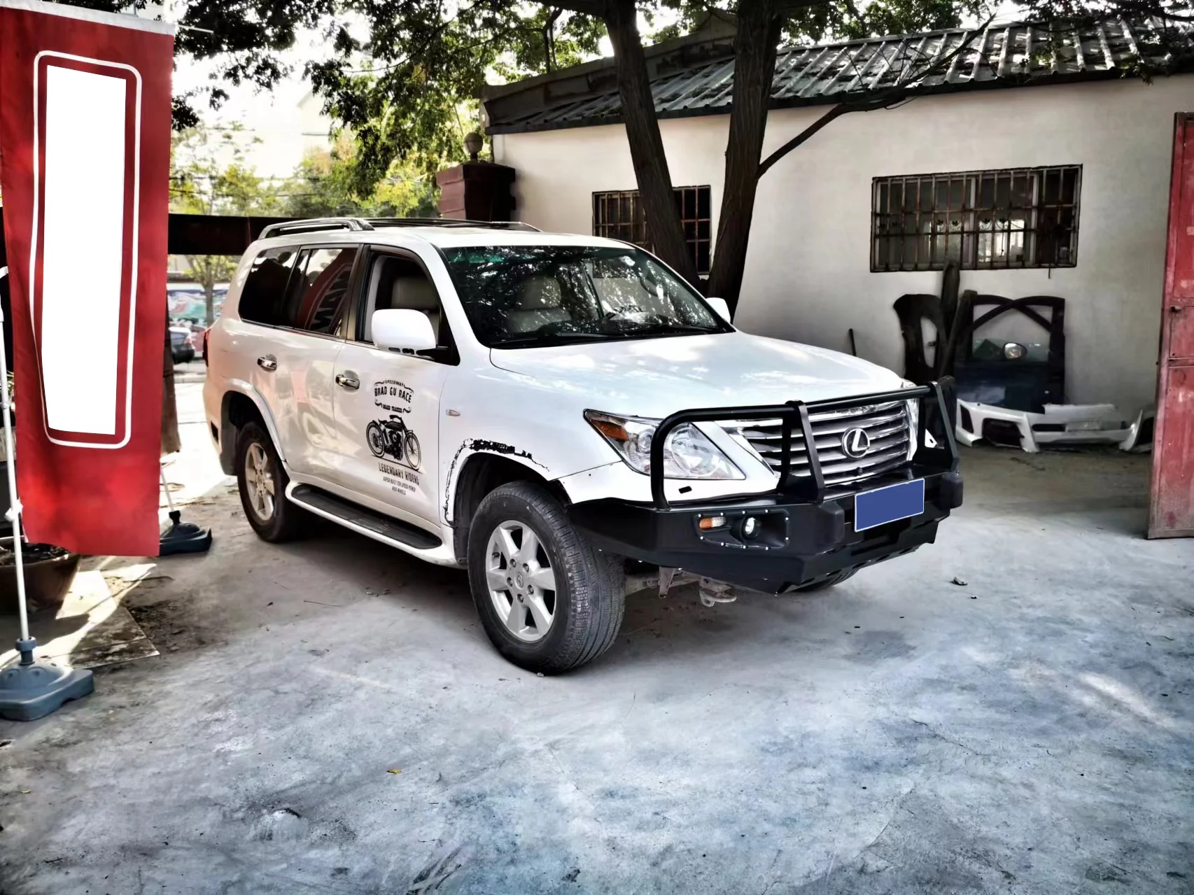 Good Quality Off Road Outsides Black Top Loop Front Bullbar for Lexue lx 2005-2014