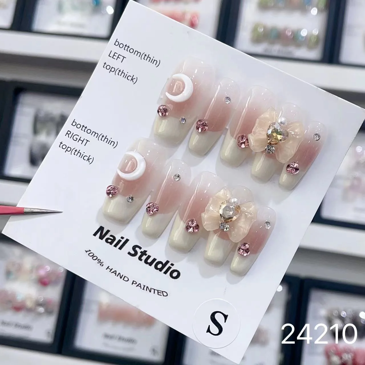 Wholesale Winter nail painting short oval handmade Press on Nails short cute nails press onnew arrival ins style Autumn and