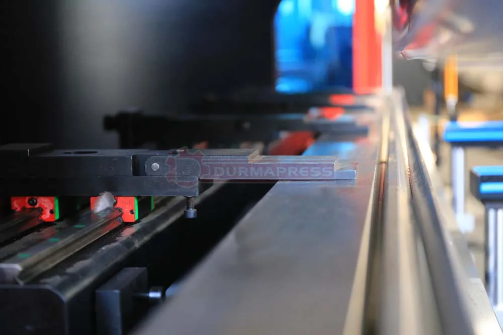  CNC Пресс тормозной машины Производство DELEM