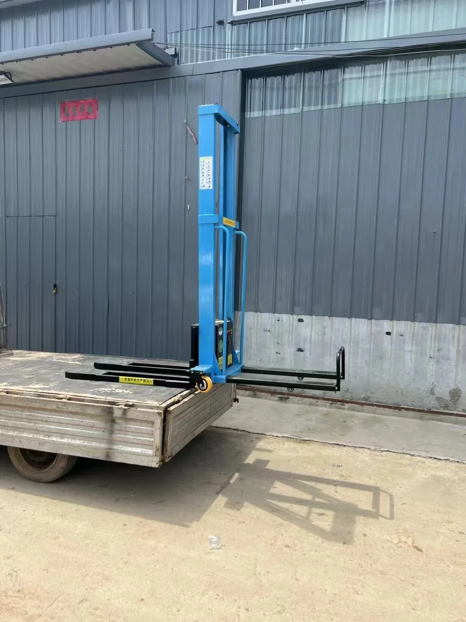 JX  500kg 700kg 1 ton Lithium Battery Semi Electric Full Electric Portable Forklift Self Loading Stacker