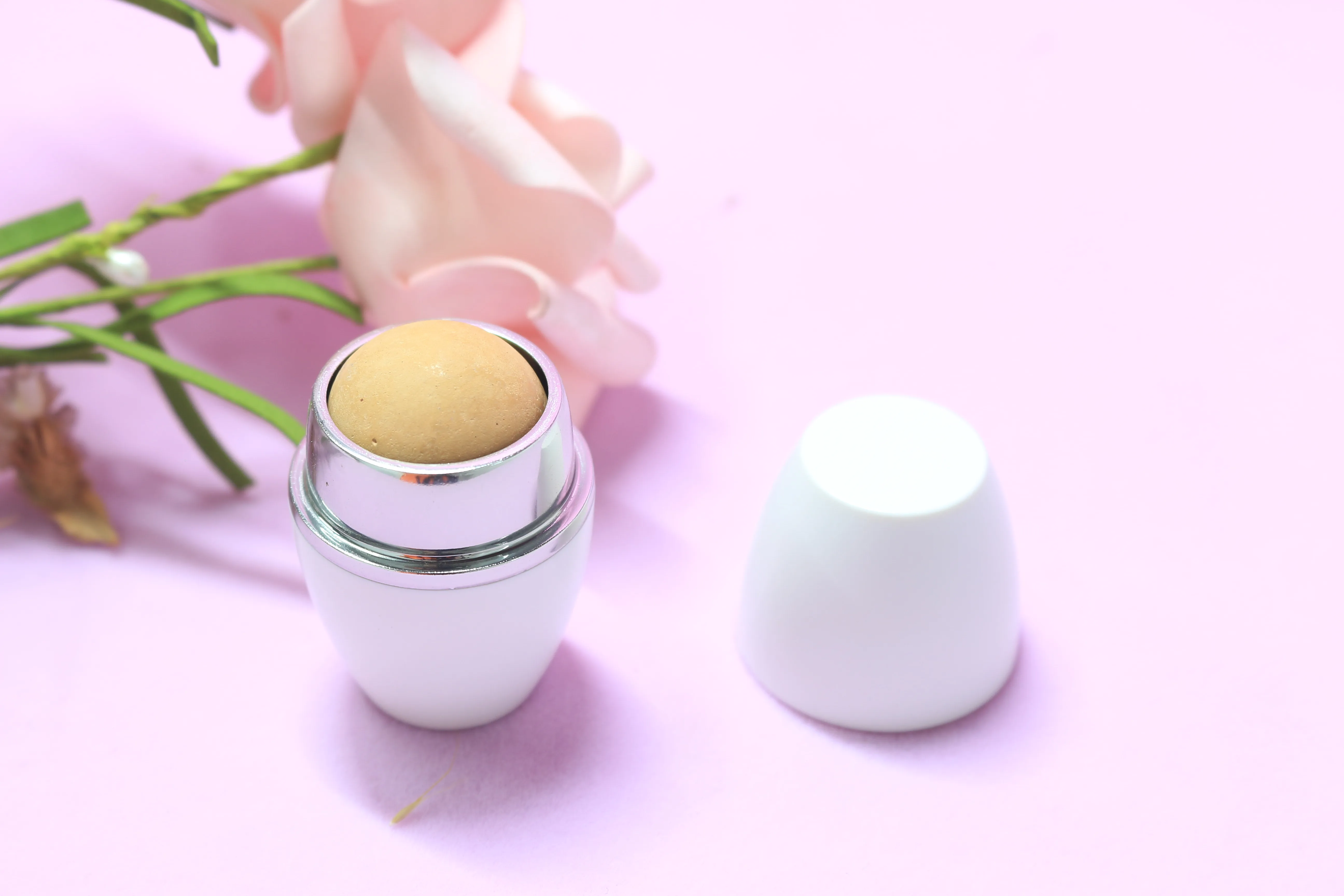 New Arrival Facial Oil Cleanser Tool Natural Volcanic Stone Oil Absorber Roller