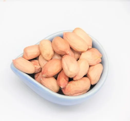raw peanuts kernels
