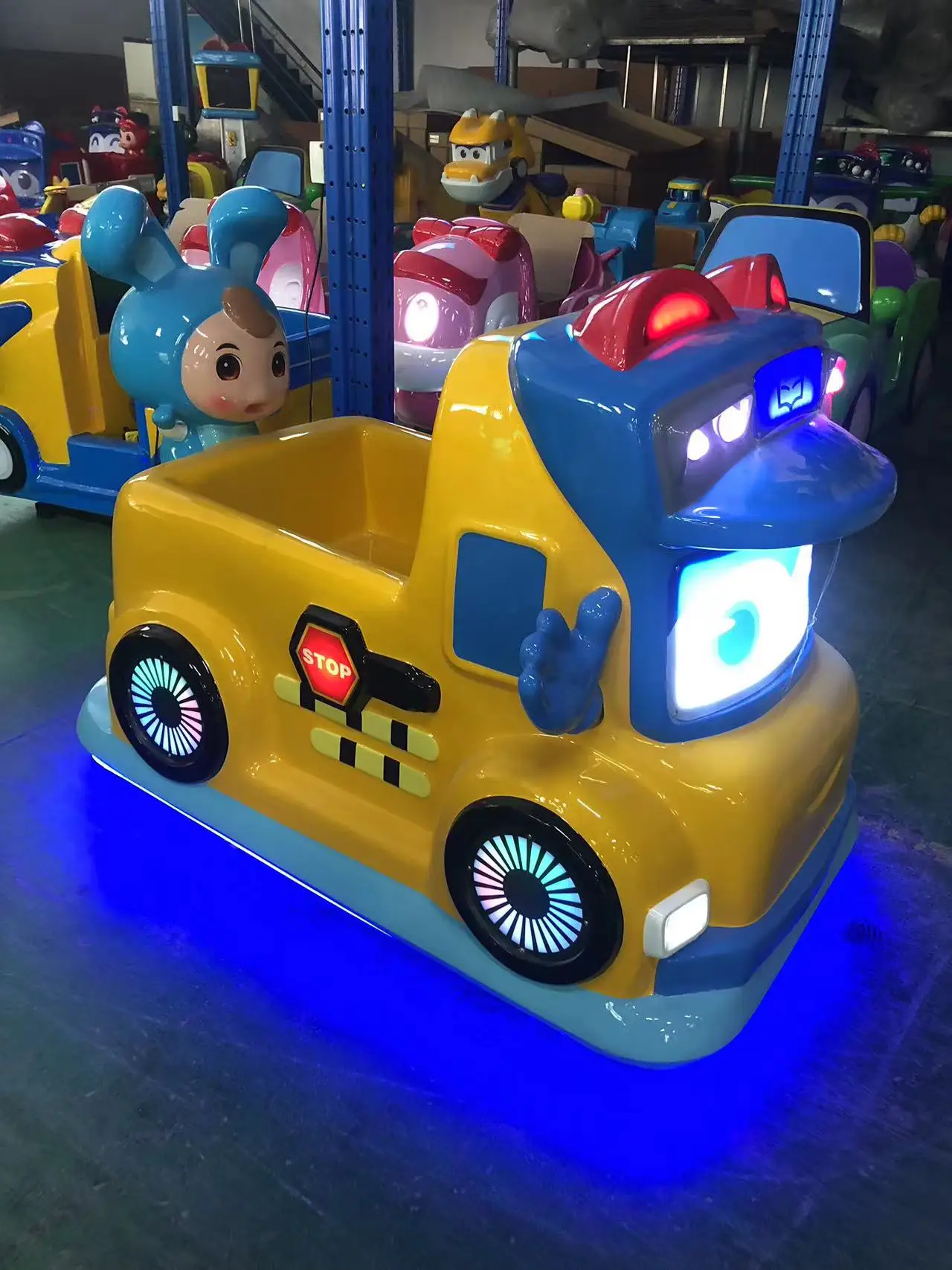 Amusement Park shopping mall fibreglass kids robot bus machine police car Coin Operated kiddie rides coin mechanism