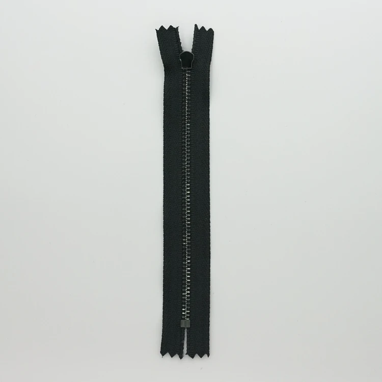 Color  Customized YKK Invisible High Quality Customized Metal Zipper for Dress
