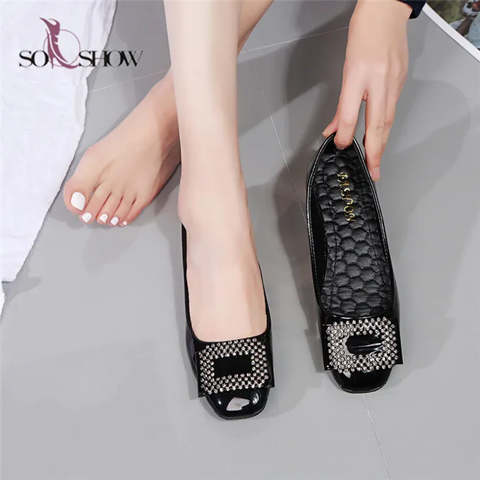 Daily wear fancy ladies beautiful flat shoes with square buckle for women and ladies