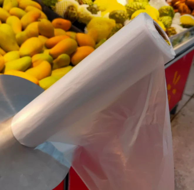 Packing in Vegetable and Fruits Storage Packaging Food Plastic Bag Roll Supermarket Produce Bags On Roll for Food Industry