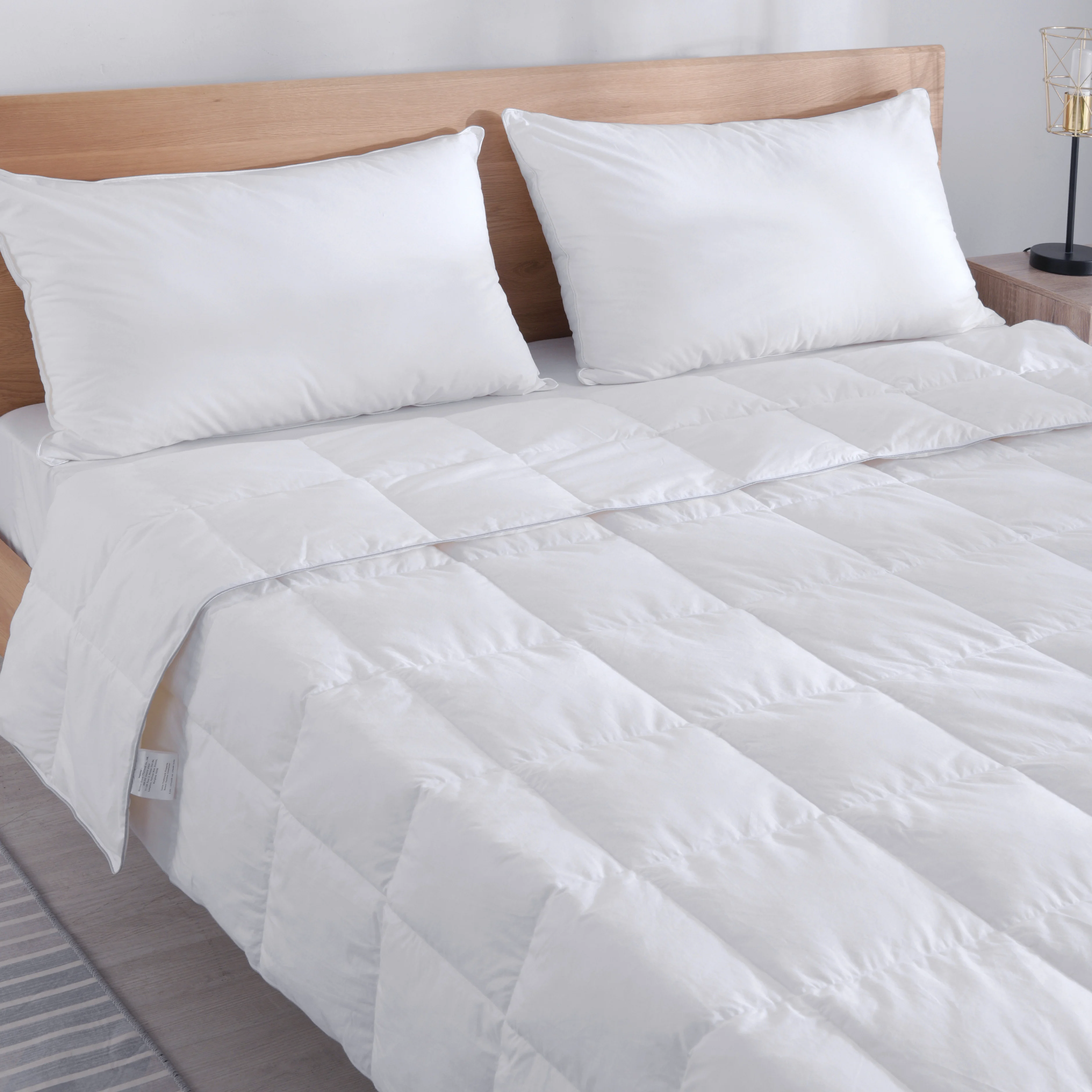 OEM/ODM Hot Sales White Duck Feathers Duvet Insert