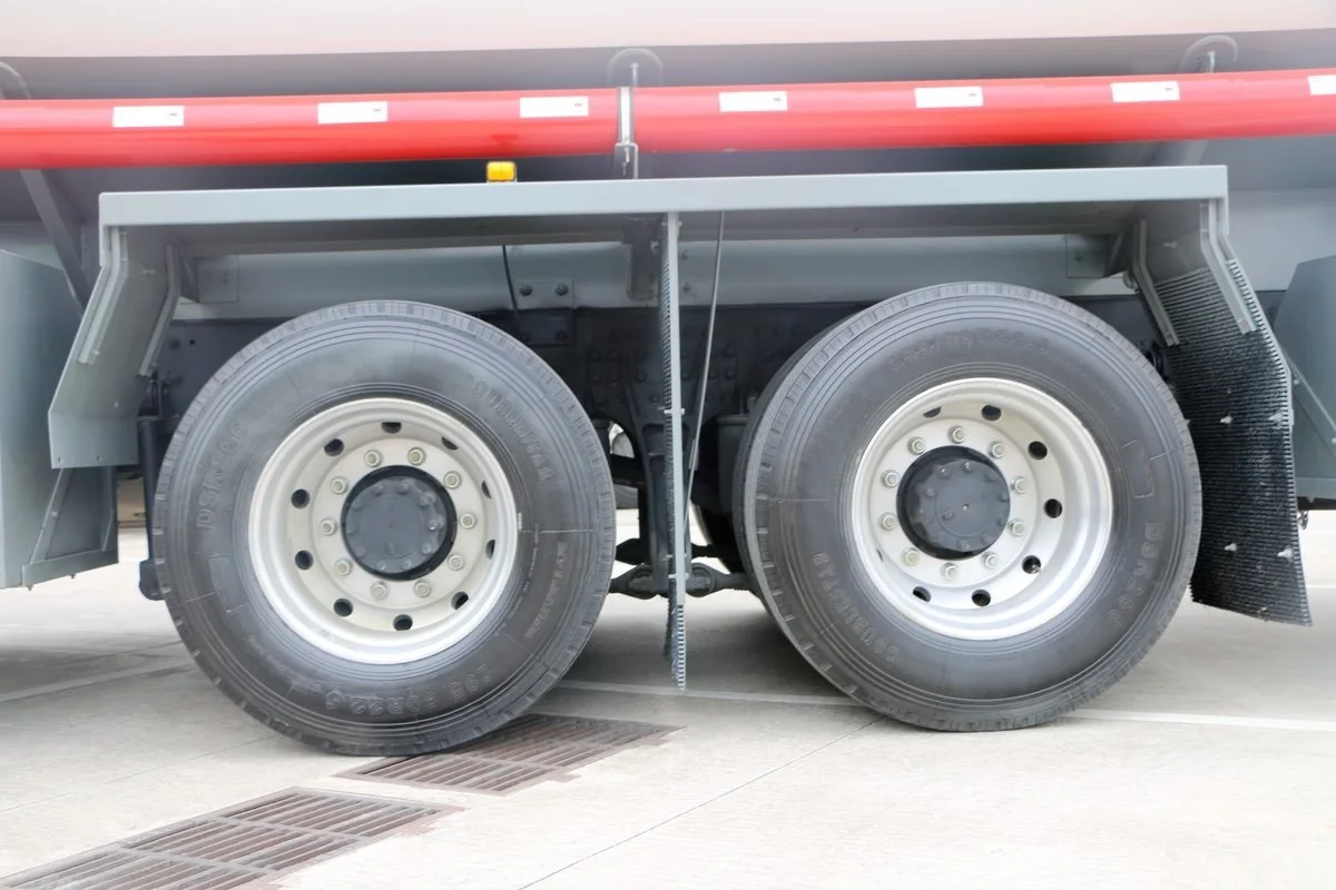 20000 liter 6x2 5200 gallon capacity heavy duty aluminum tank bowser flammable liquids petrol gasoline kerosene tranker truck