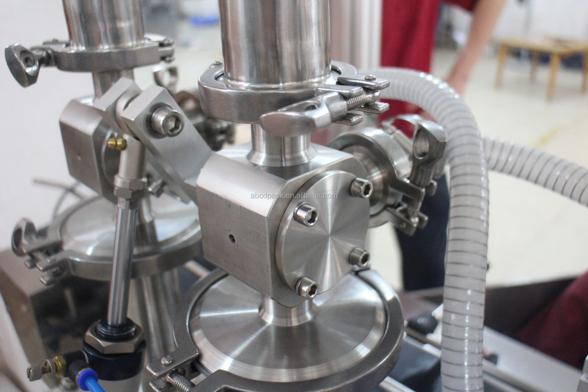 New Design Single Head Liquid Soap And Shampoo Automatic Filling Machine Price High Volume Filler