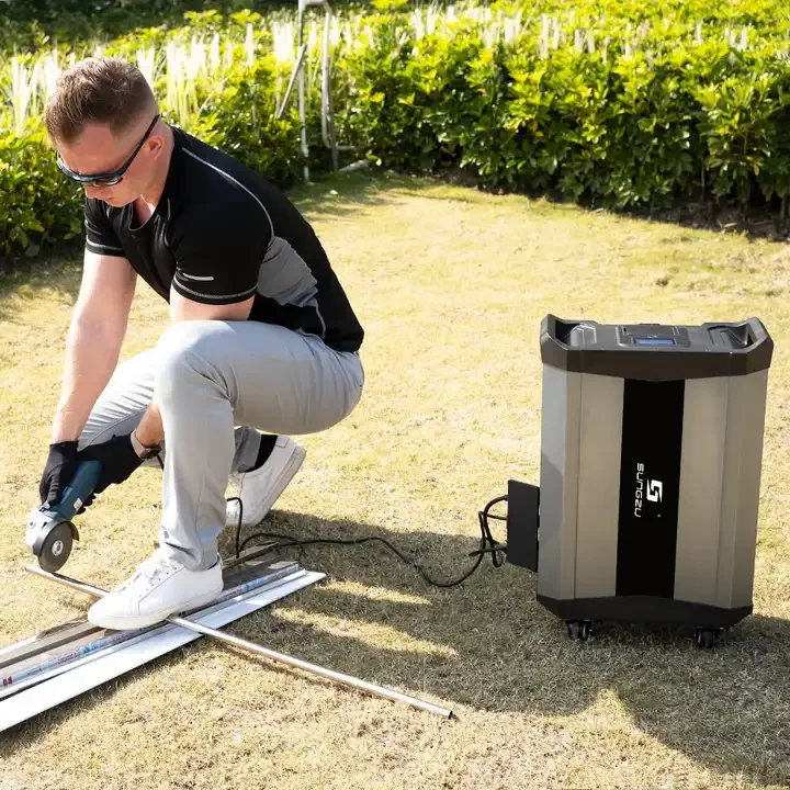 2024 2500w solar energy storage LiFePO4 battery for outdoor and camping  Emergency power supply withe 4 wheels easy to carry