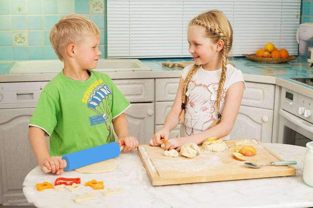 Kids Dough Rollers Baking Tools Supplies Home Kitchen Custom Wood Silicone Pastry Boards Mini Rolling Pin Set With Wooden Handle