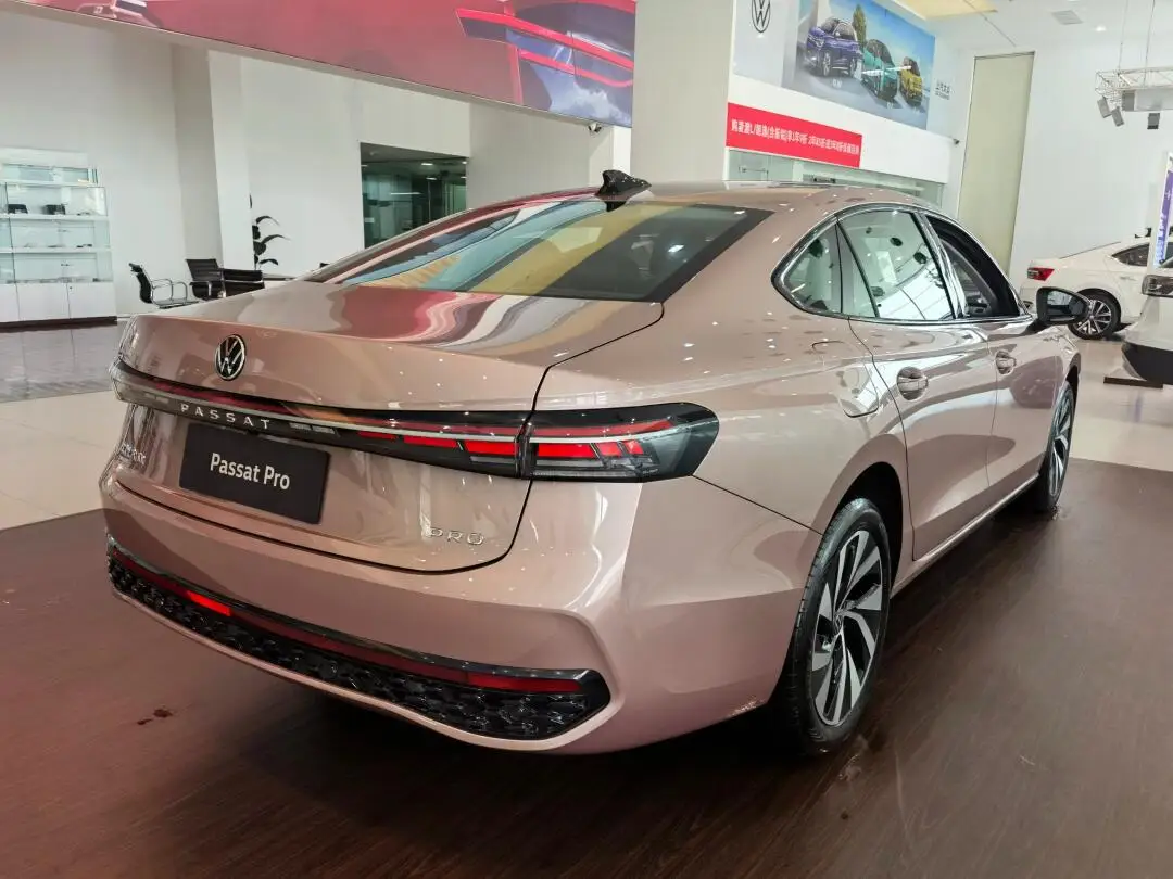Volkswagons vw passats pro 2024 2025 2 0 т 4-дверный 5-местный седан FDW бензиновый автомобиль для volkswagens цена