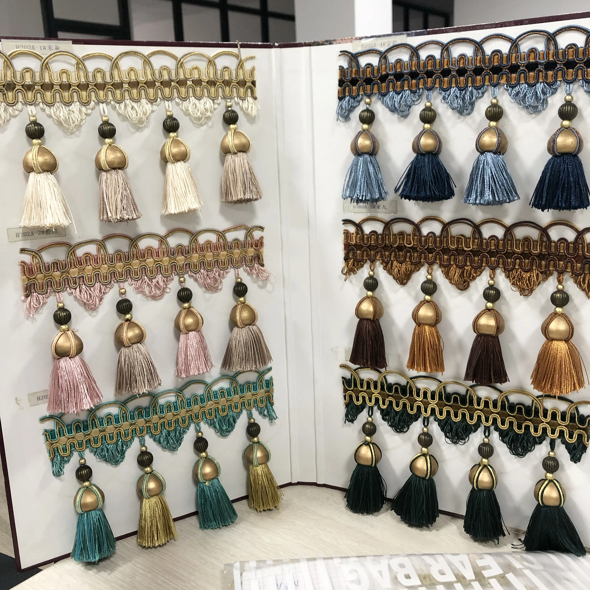 Furniture Twisted 12cm Tassels 100% Polyester Pendant With Beads and trim For Curtain Edge