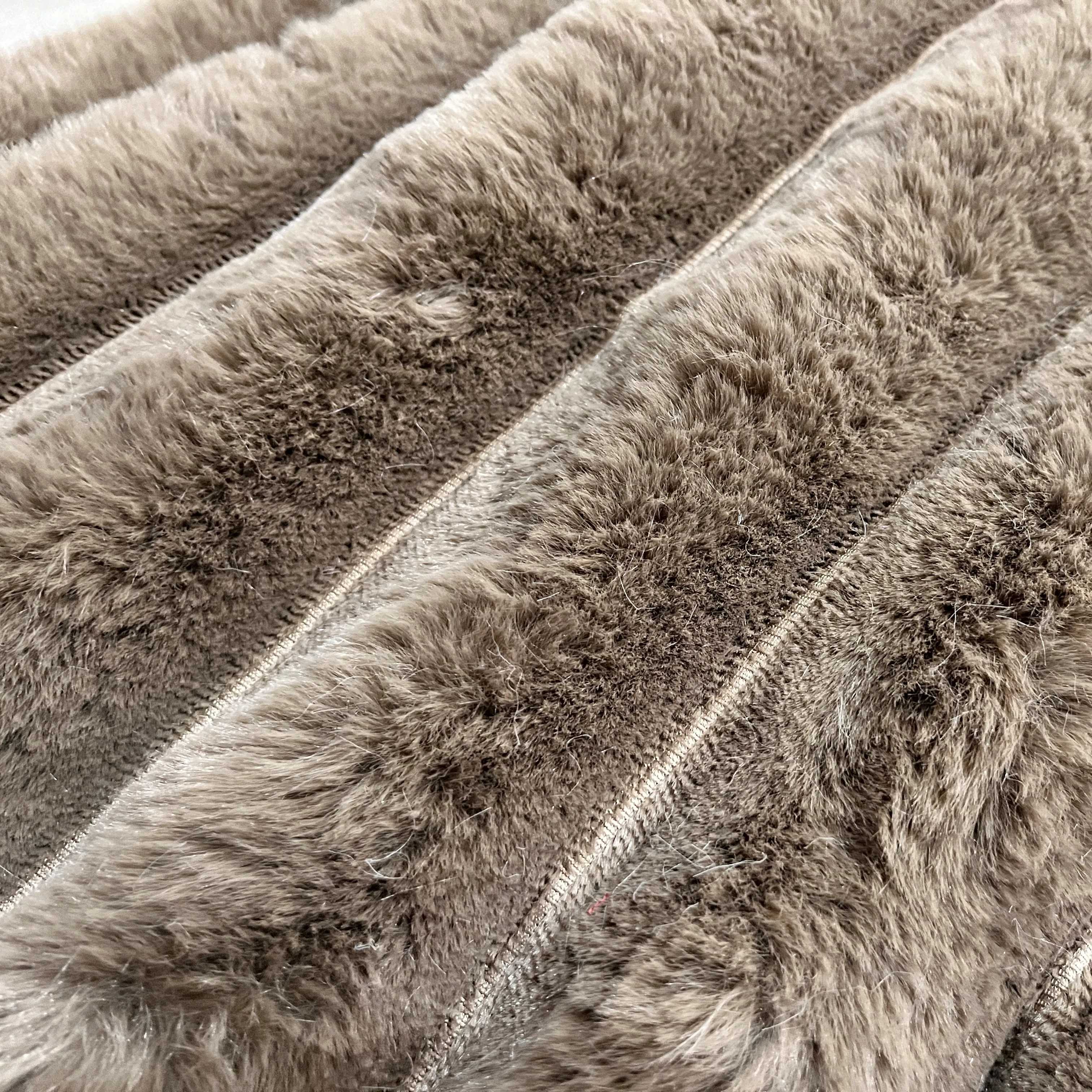 Wholesale 100% Polyester Long Pile Faux Fur Fabric artificial fake faux Rabbit Fur fabric