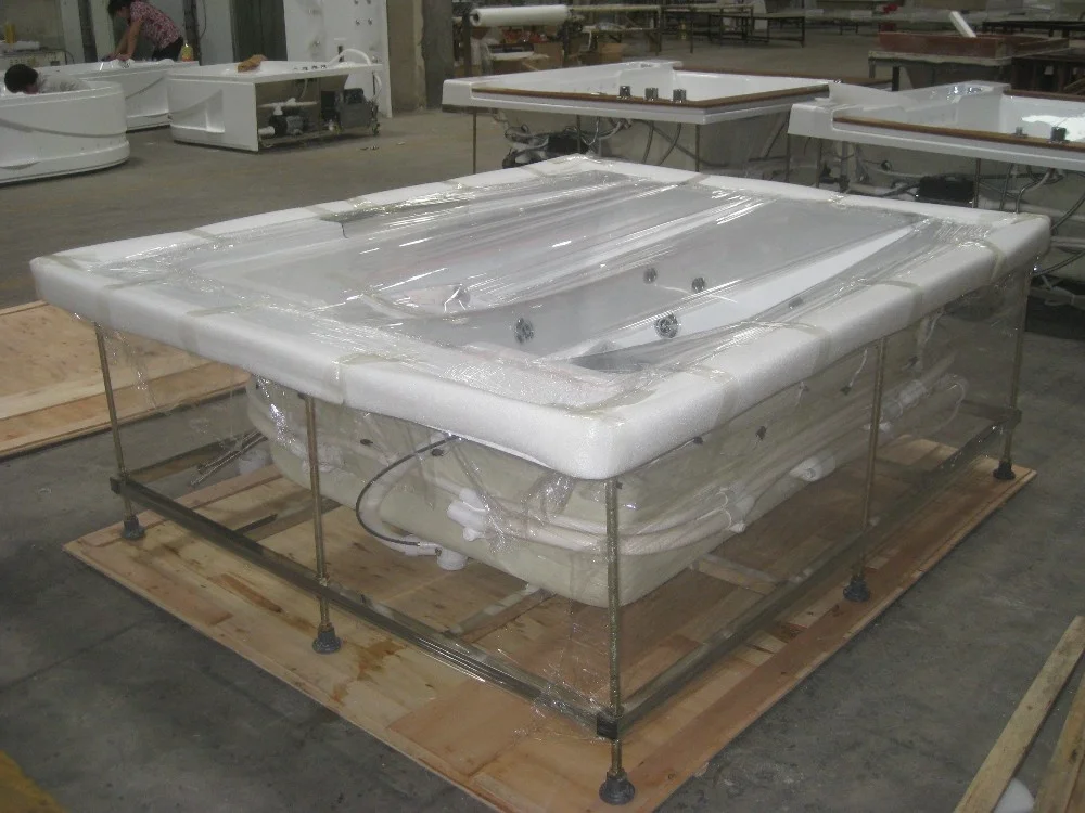 big whirlpool bathtub with jaccu