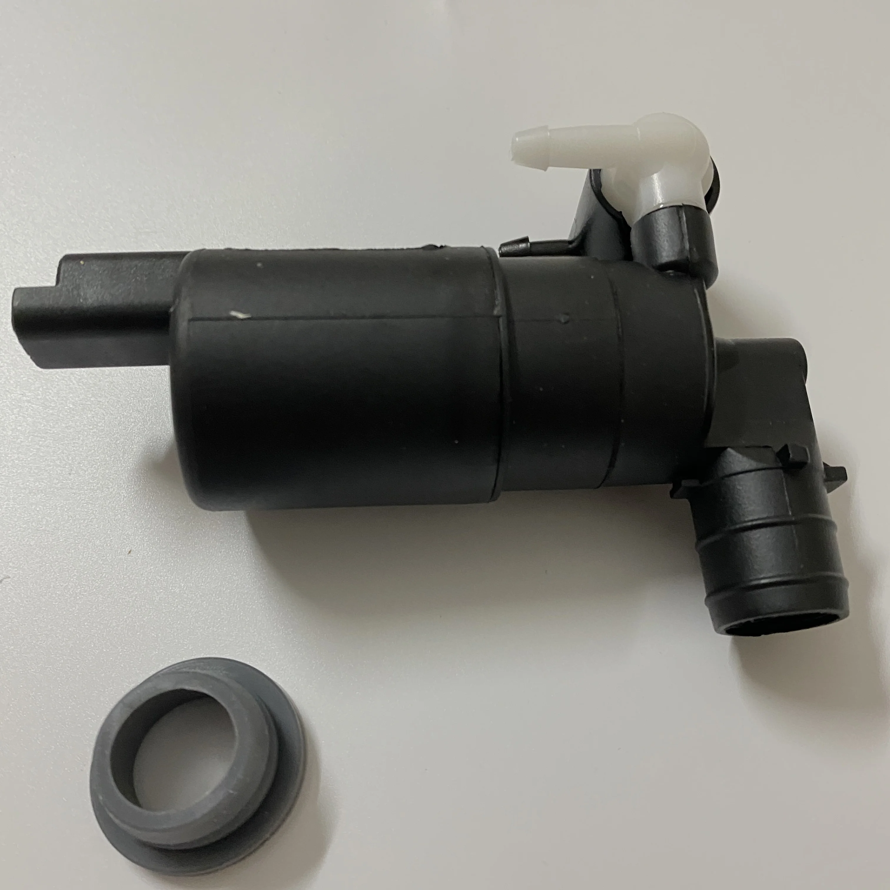 Wholesale Automotive Parts 28920-7S000 for Nissan washer pump