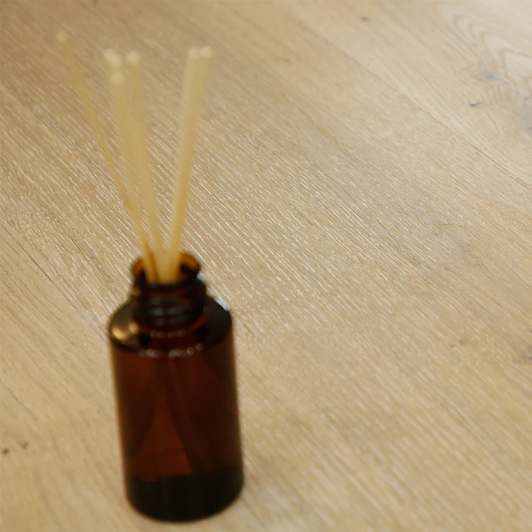 
Top of the Line Solid Wood Herringbone Timber Plank Hardwood Flooring 