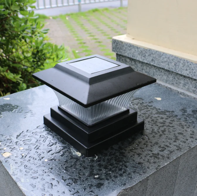 Quality Fence Led Column Light Classical Style Waterproof IP65 Solar Powered Garden Decoration Light  LED Solar Garden Light