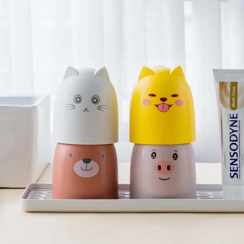 Пластиковая кружка для чистки зубов