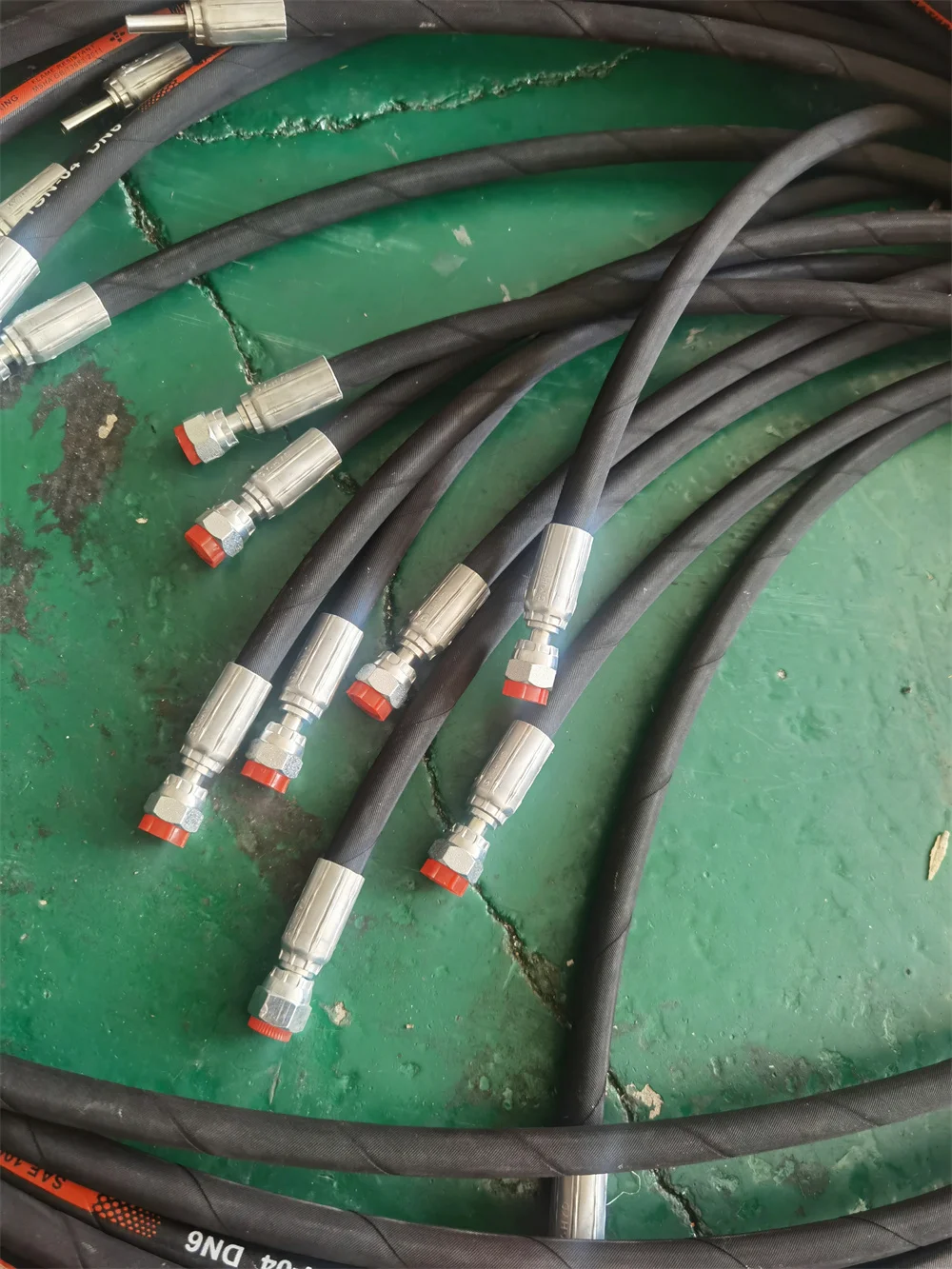 High Pressure Oil Pipe Two Layer Steel Wire EN 853 2SN Synthetic Rubber Hydraulic Hose