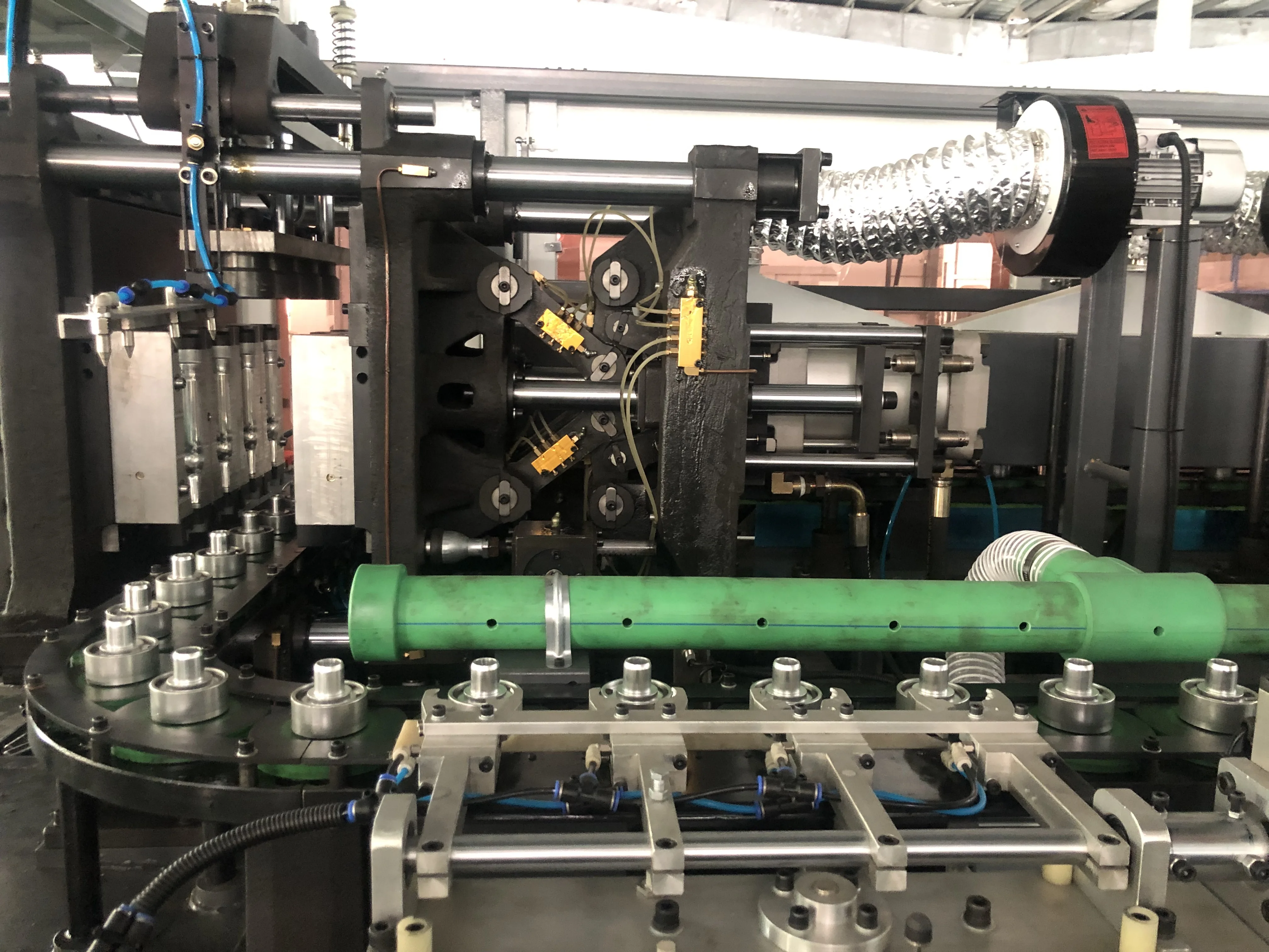 500 ml 4 cavity plastic bottle making machine pet bottle blow molding machine for 100ML to 2L plastic bottle machine factory