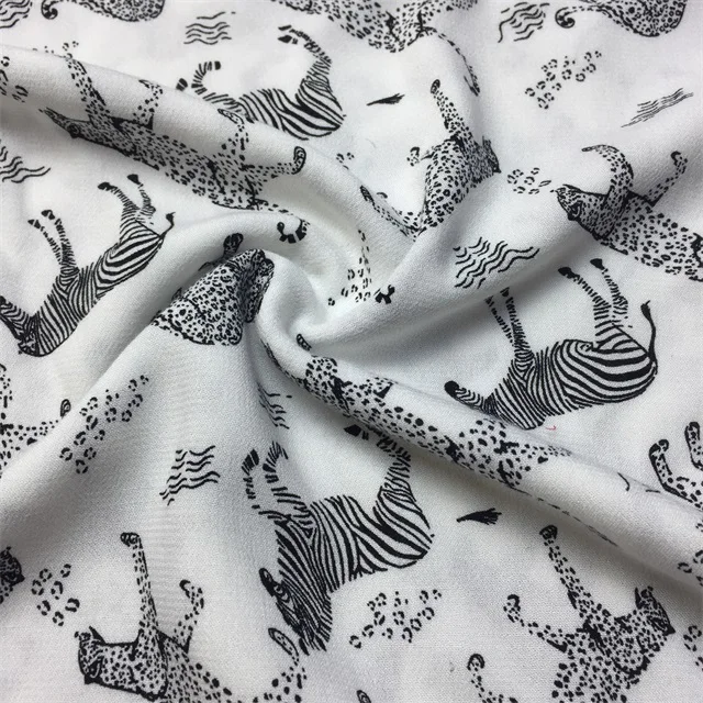 Изготовленный на заказ 50-51 см 100% вискозный текстильный материал с принтом животных вискозный крепдешин ткань для одежды