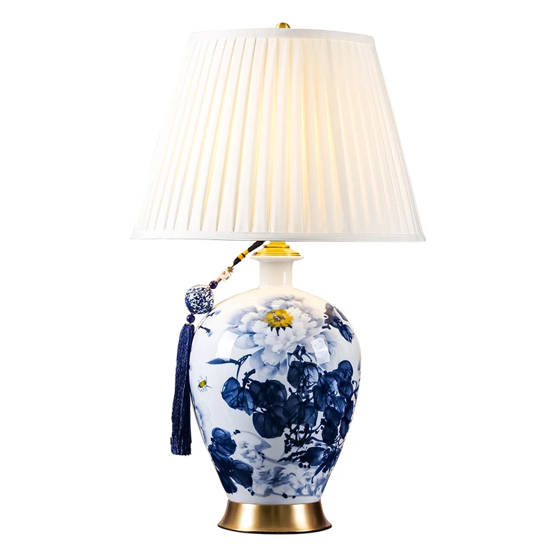 Wholesale Chinese  Blue and White Craft Ceramic Table Lamps For Living Room Hotel Bedroom