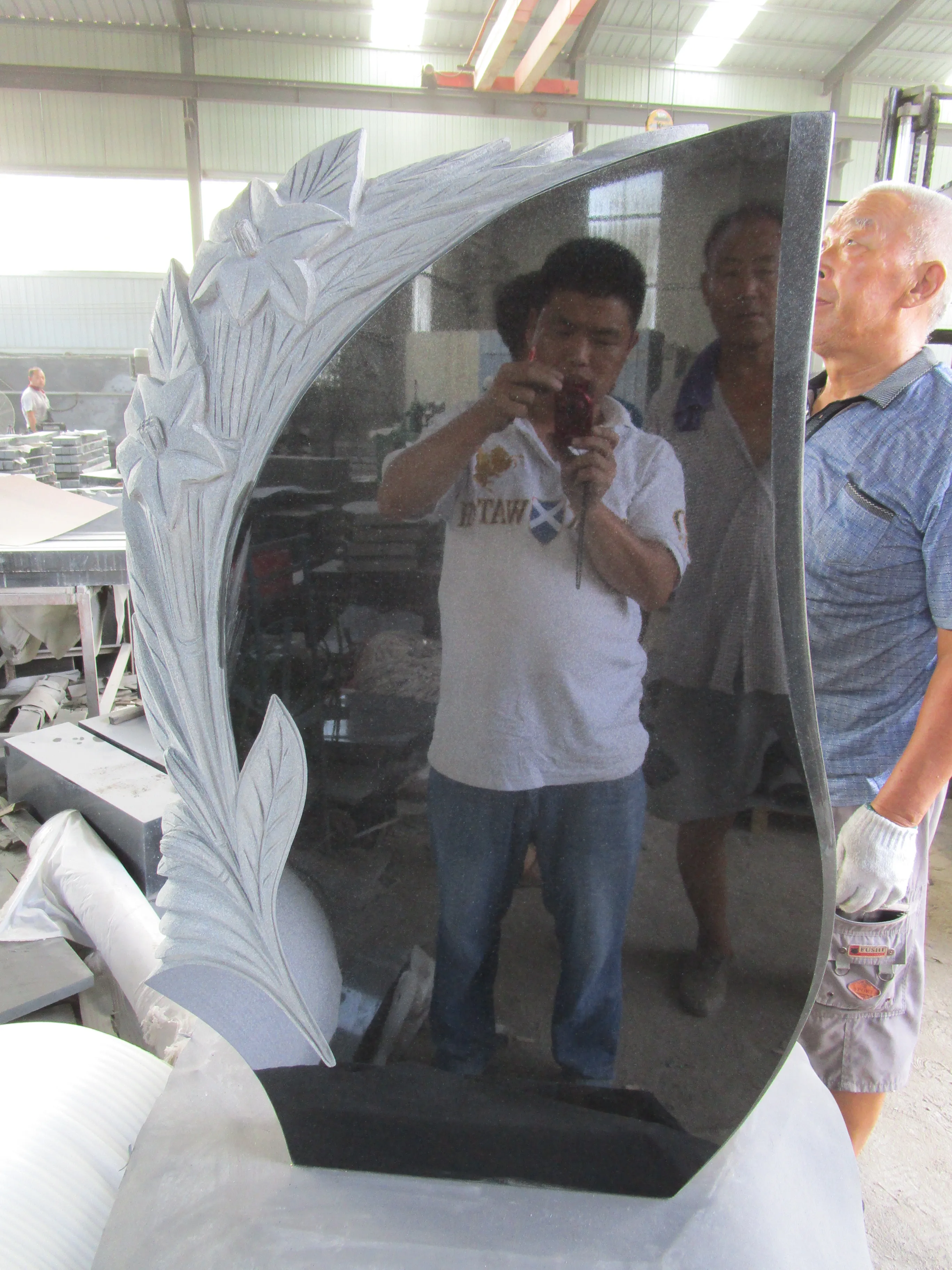 Tear Drop Carved Flower Shanxi Black Granite Headstone For Gravestone