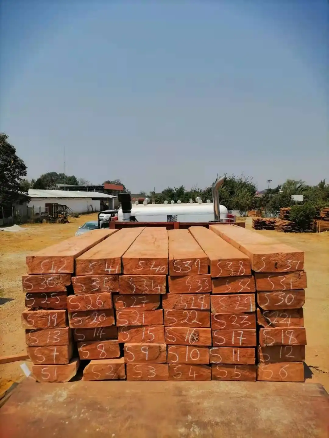 Hot Sales Zambia Mussibi/Mussivi Sawn Timber Logs for Furniture Boat Customized /Quality/ Factory Price