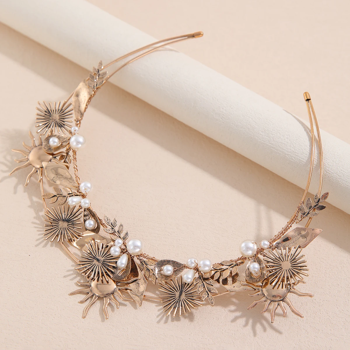 European And American Fashion Retro Sun Shape Headband Performance Brass Party Crown Headband Pearl Decoration Hair Accessories