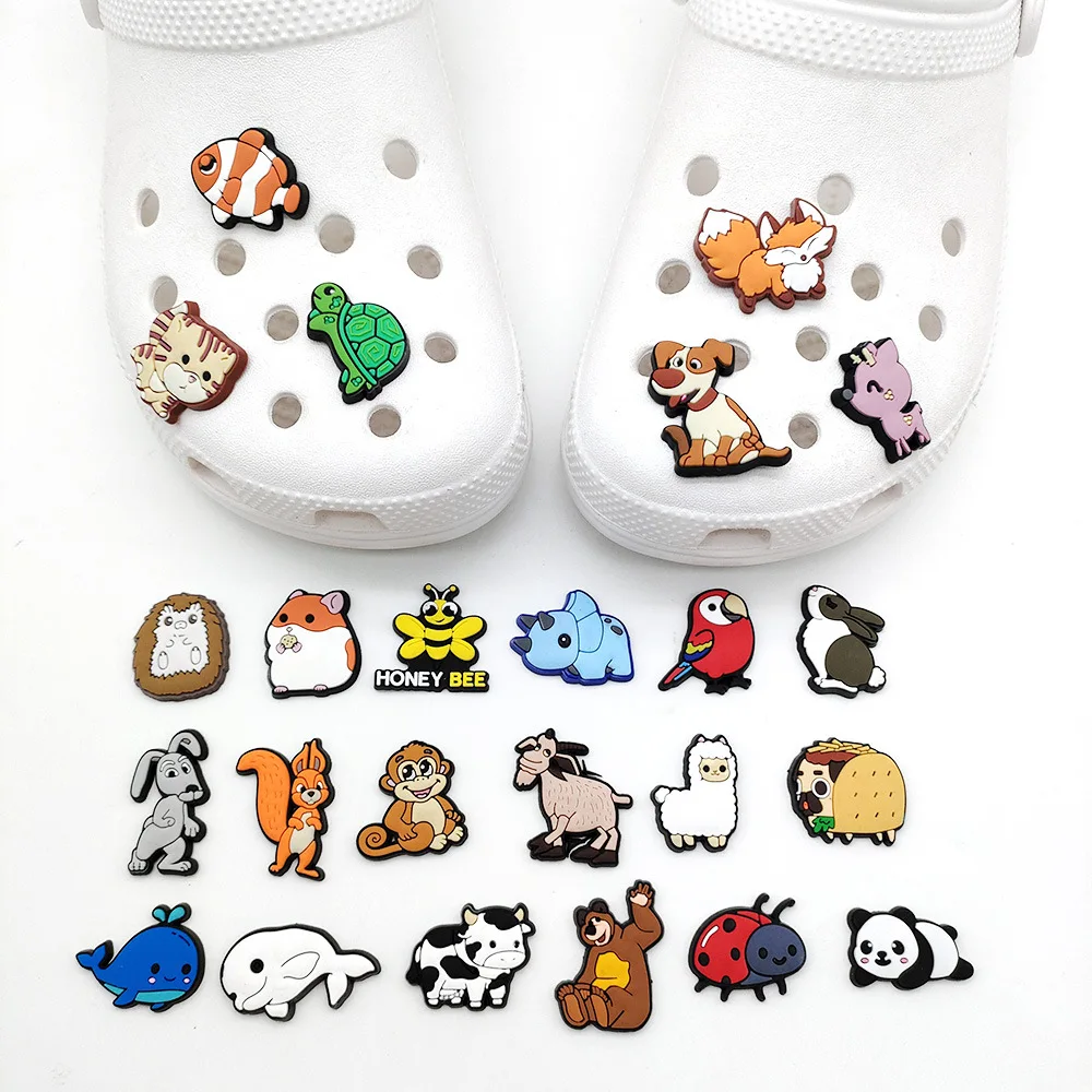 Cute animal cartoon non-infringement  hole shoes flower shoe buckle wholesale Amazon hot sale small animal buckle