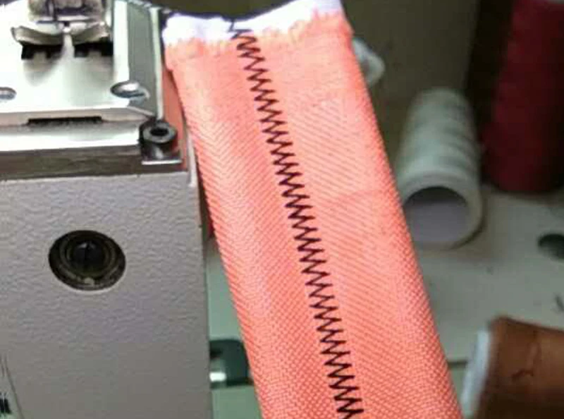 Post Bed Zigzag Leather Sewing Machine Shoe Stitching Sewing Equipment Clothing Herringbone Decorative Sewing Machine RN-1630