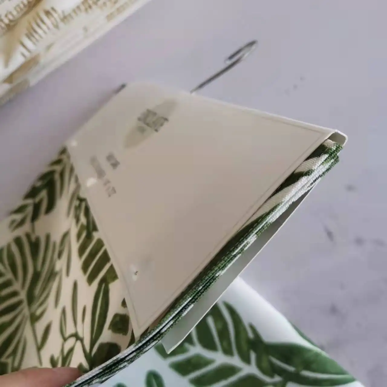 Manufacturer China high quality home restaurant polyester printing woven table cloth runner