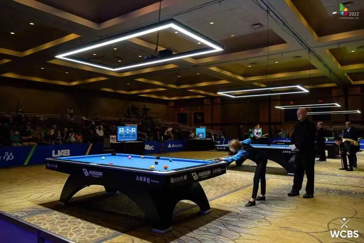 Popular New Design Led Shadowless billiard light with Frosted acrylic lamp for Club Professional Billiard competition game