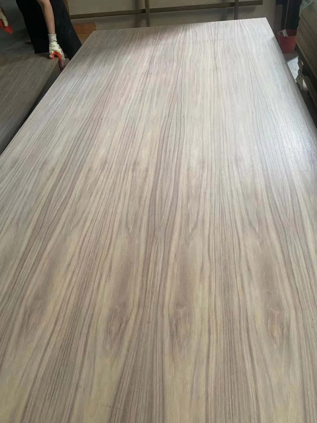 Natural Red Oak/ash/ Walnut Veneer Fancy Plywood with Furniture Grade 3.6mm 4.2mm 5.2mm