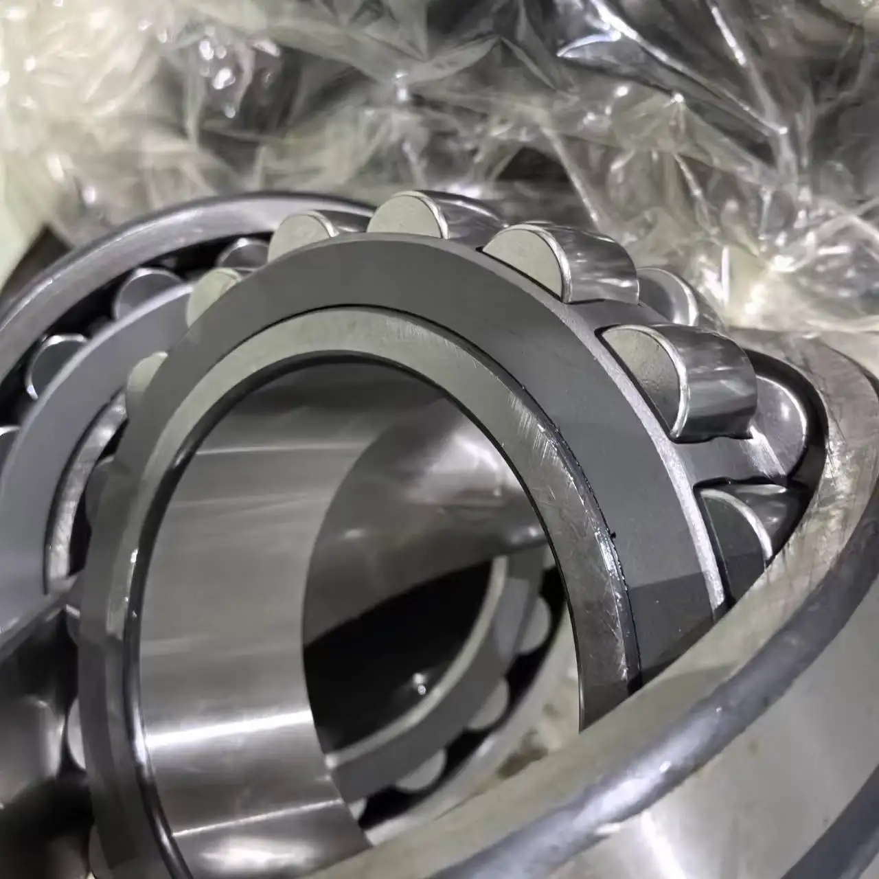 22207ek 23217 22320 22211 Spherical roller bearing price 22232CC