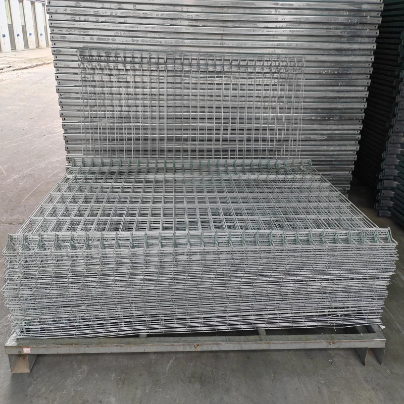 Factory Manufacturer Fence Anti-theft Farm Football Court Fence Mesh with Pole and Gates Steel with HDG Surface Treatment