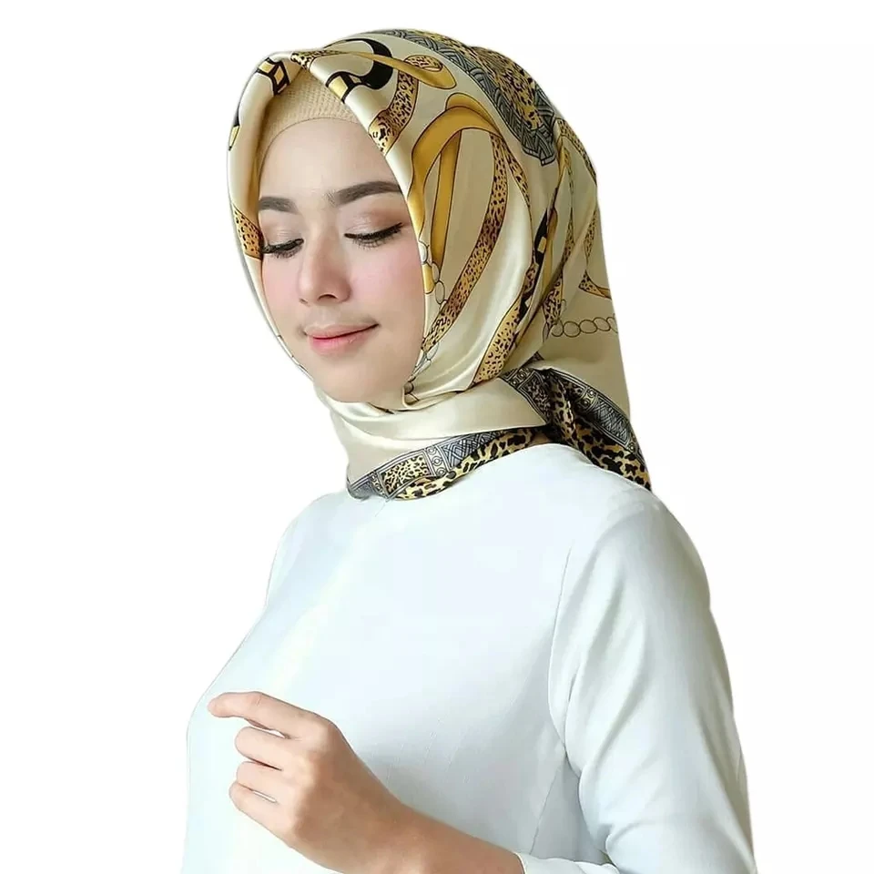 Best Selling Printed Satin Floral Chain Pattern Square Silk Scarf Malaysia Women Wrap Muslim Head Scarves Hijab