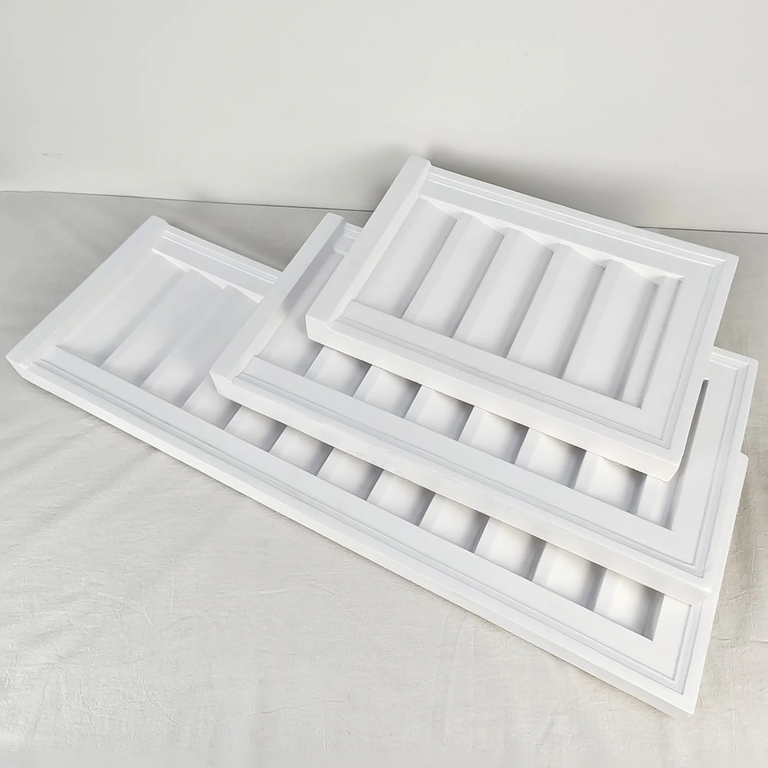 Auuan China Luxury Customized Colors Mechanism Large Polyurethane Millwork Louver Shutter For Decoration