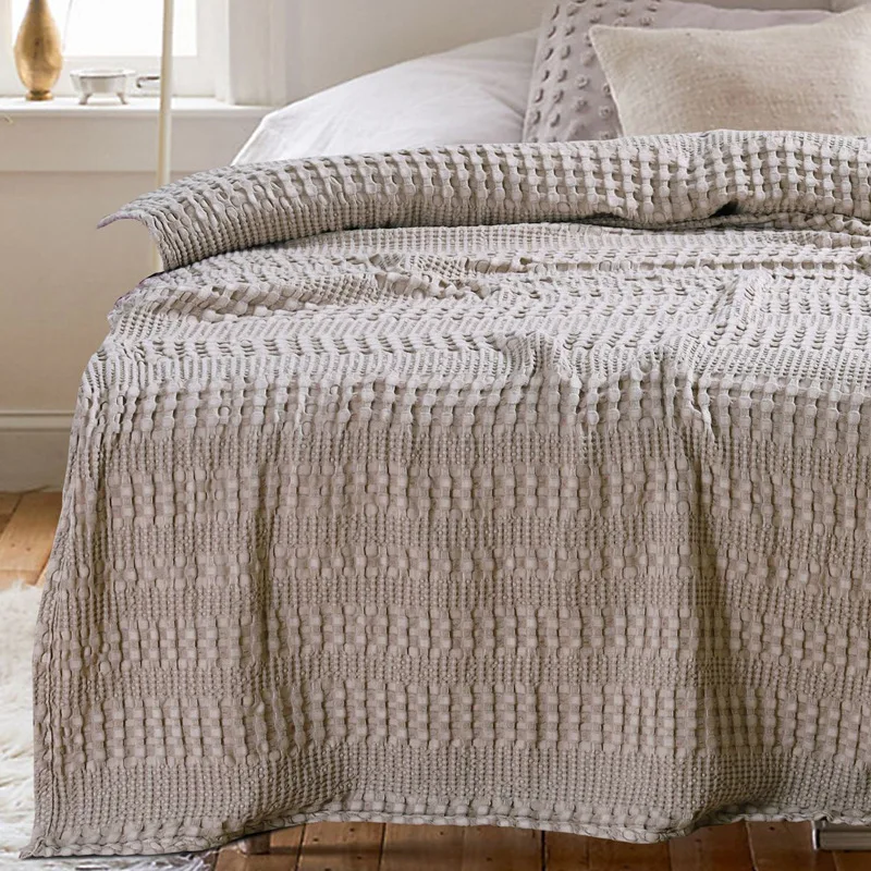 Dropshipping Animal cartoon print luxury skin soft plush neural wrap friendly bamboo lovey adult towel blankets