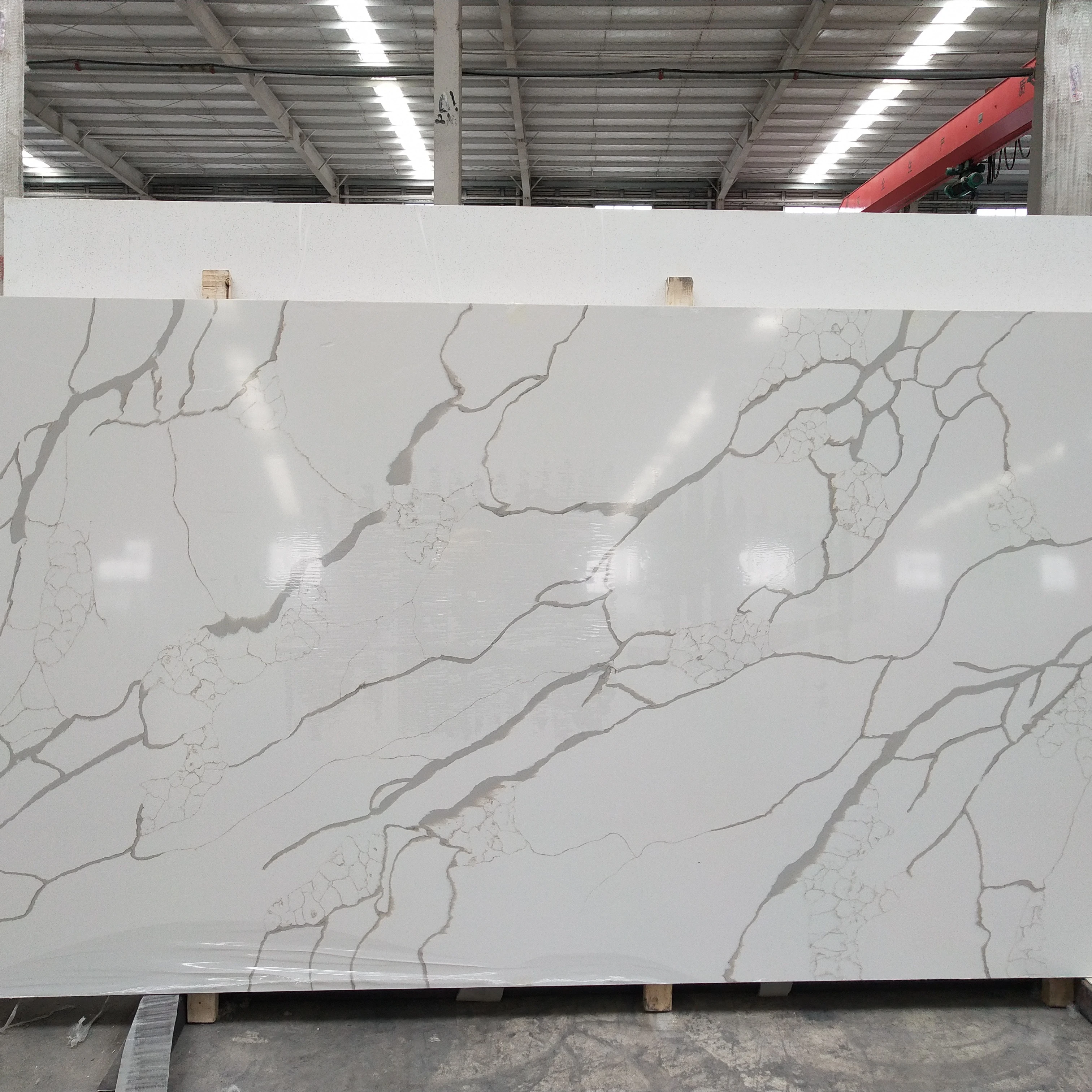Customized Calacatta Gold Quartz Slabs for Countertops, Worktops, Tabletops 20mm/30mm thick