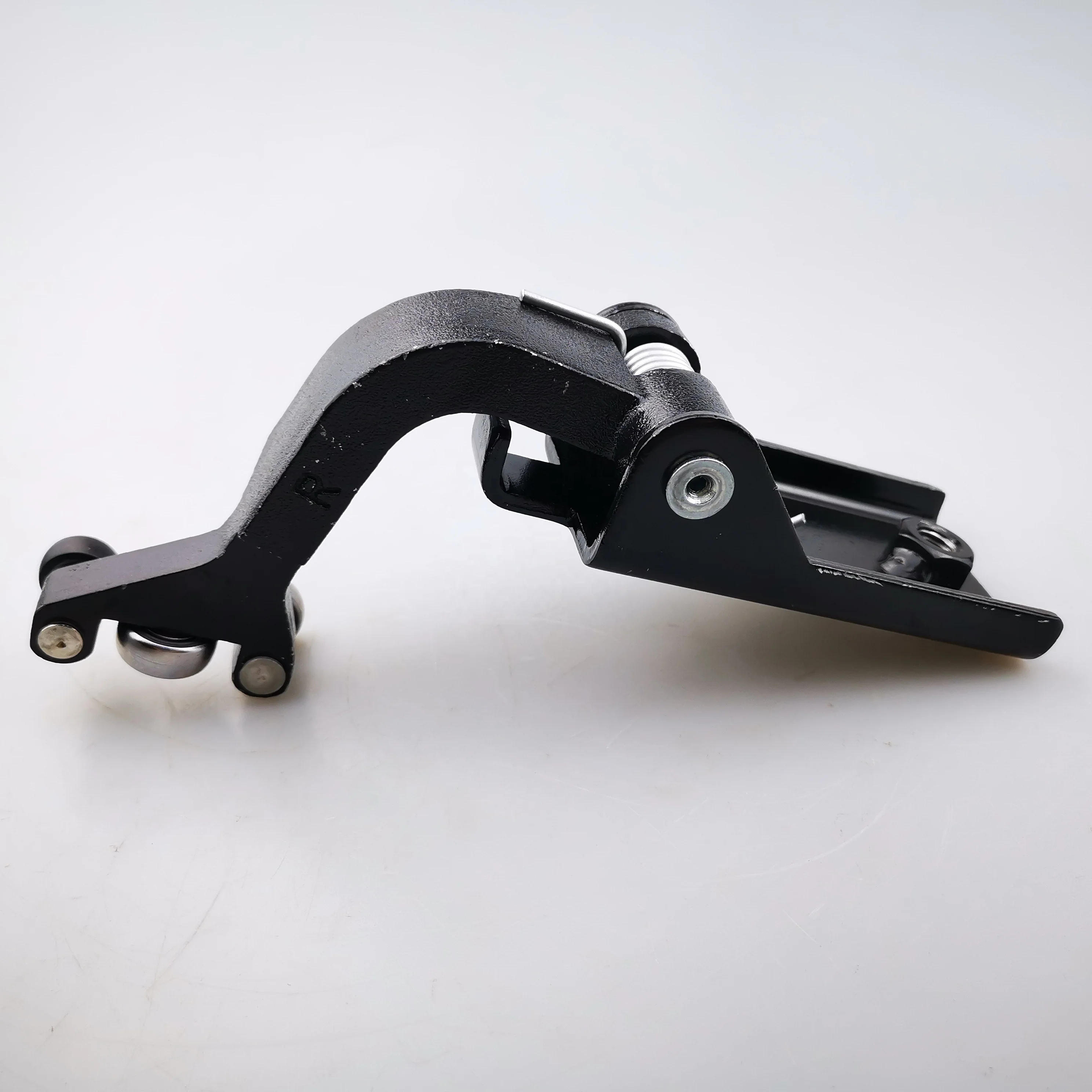 SAIC MAXUS V80 Sliding door middle hinge RH C00033188