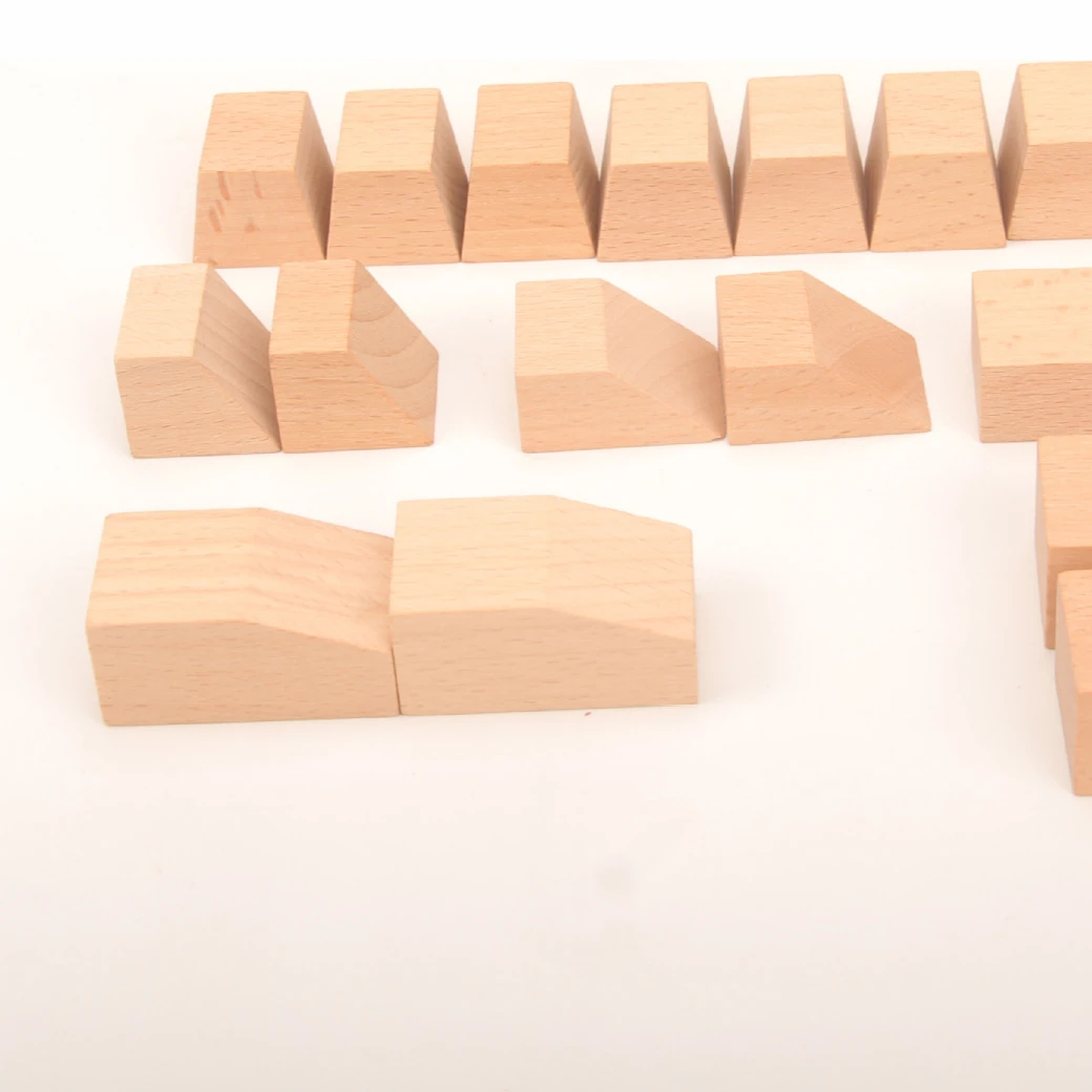 Montessori teaching  Roman arch bridge building blocks young children shape recognition of the original