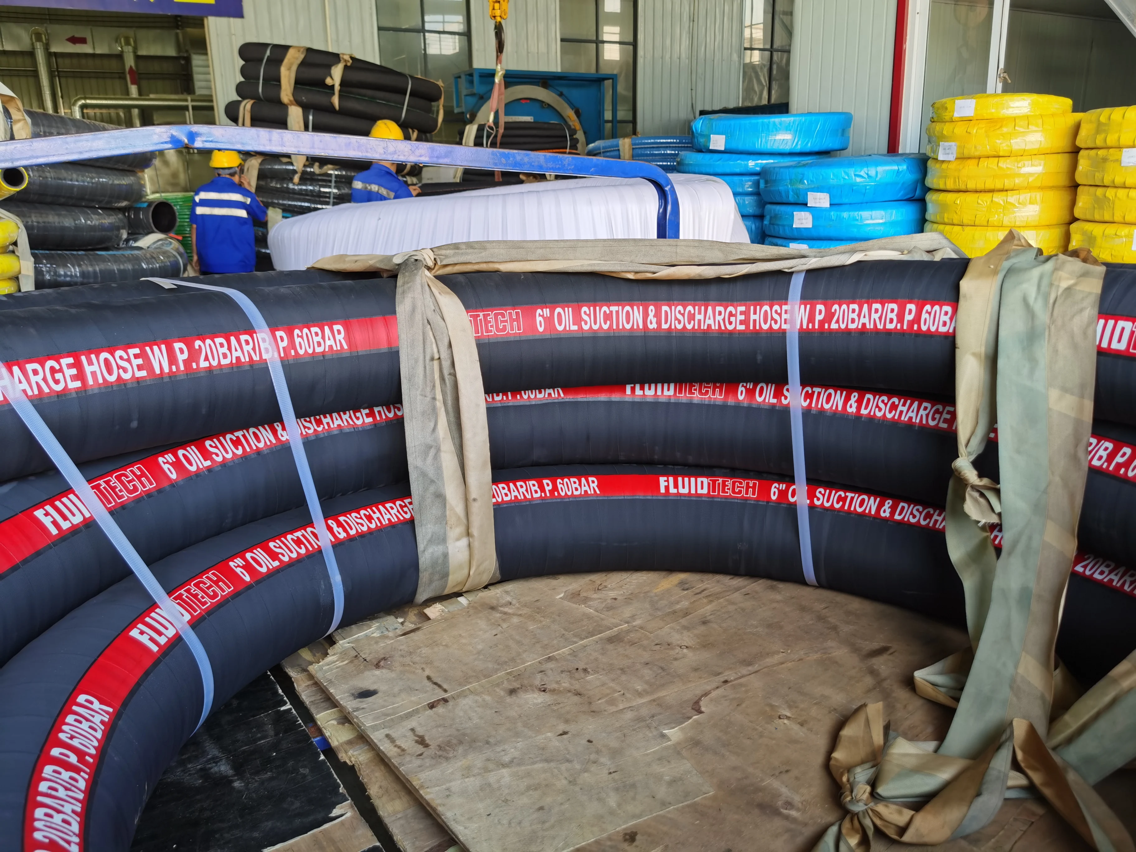 Quality  gasoline and truck  fuel oil delivery and  suction  flexible  rubber hose with anti-static wire  anti aging oil proof