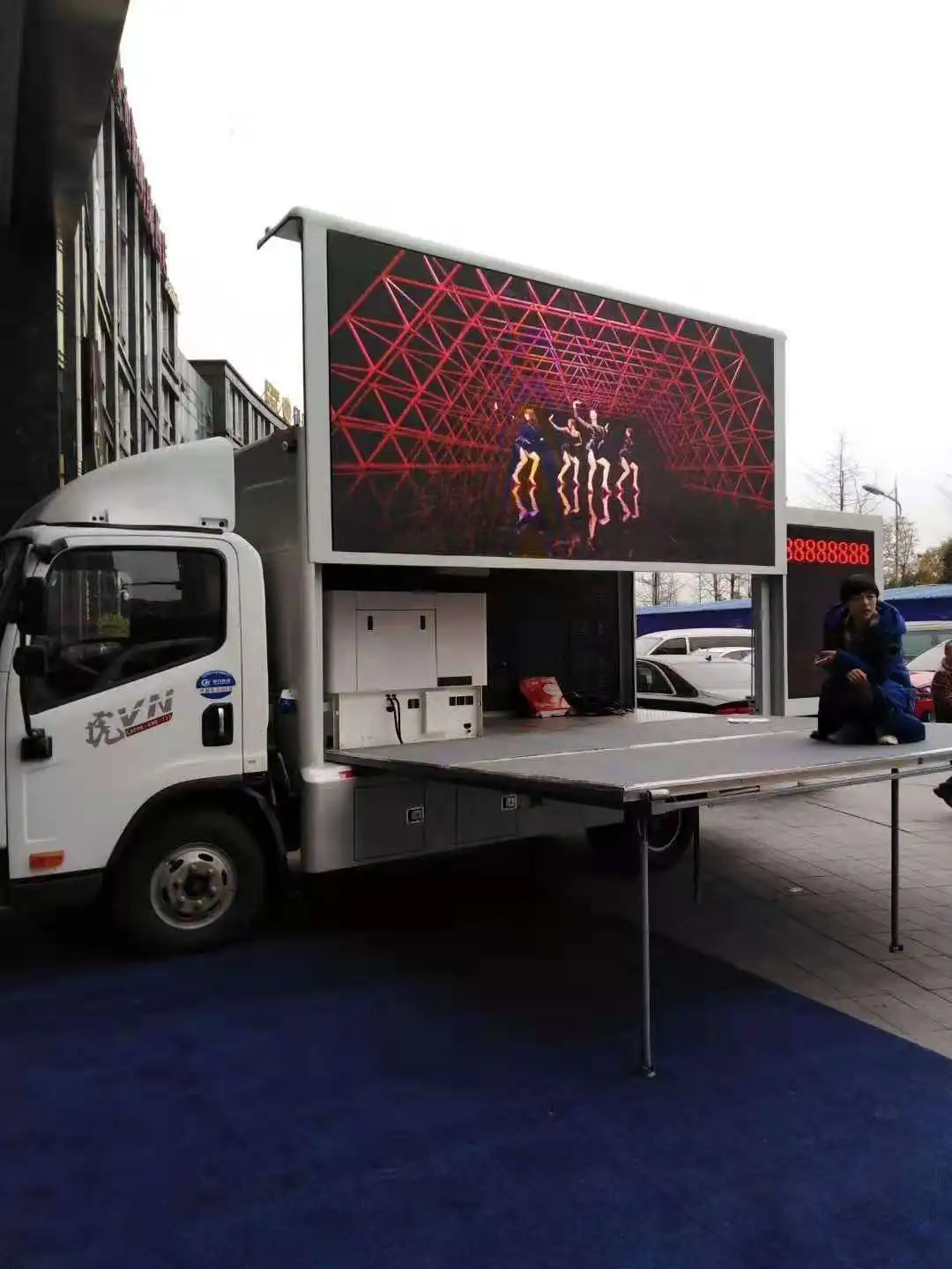 P6 outdoor full color mobile led screen trailer trailer led display