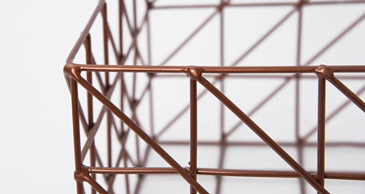 Factory Supply Wholesale Cheap Square Wire Mesh Storage Basket With Fabric Liner For Magazine Newspapers