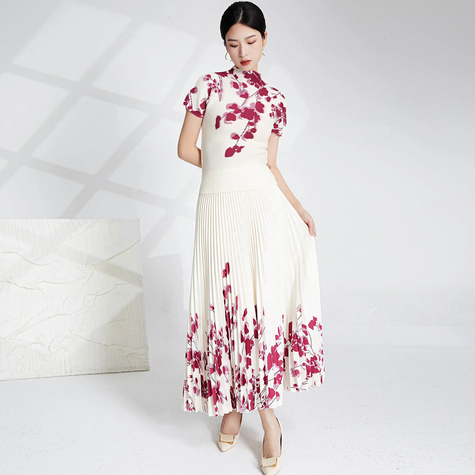 2023 summer new fashion pleated temperament printed T-shirt top skirt two-piece set